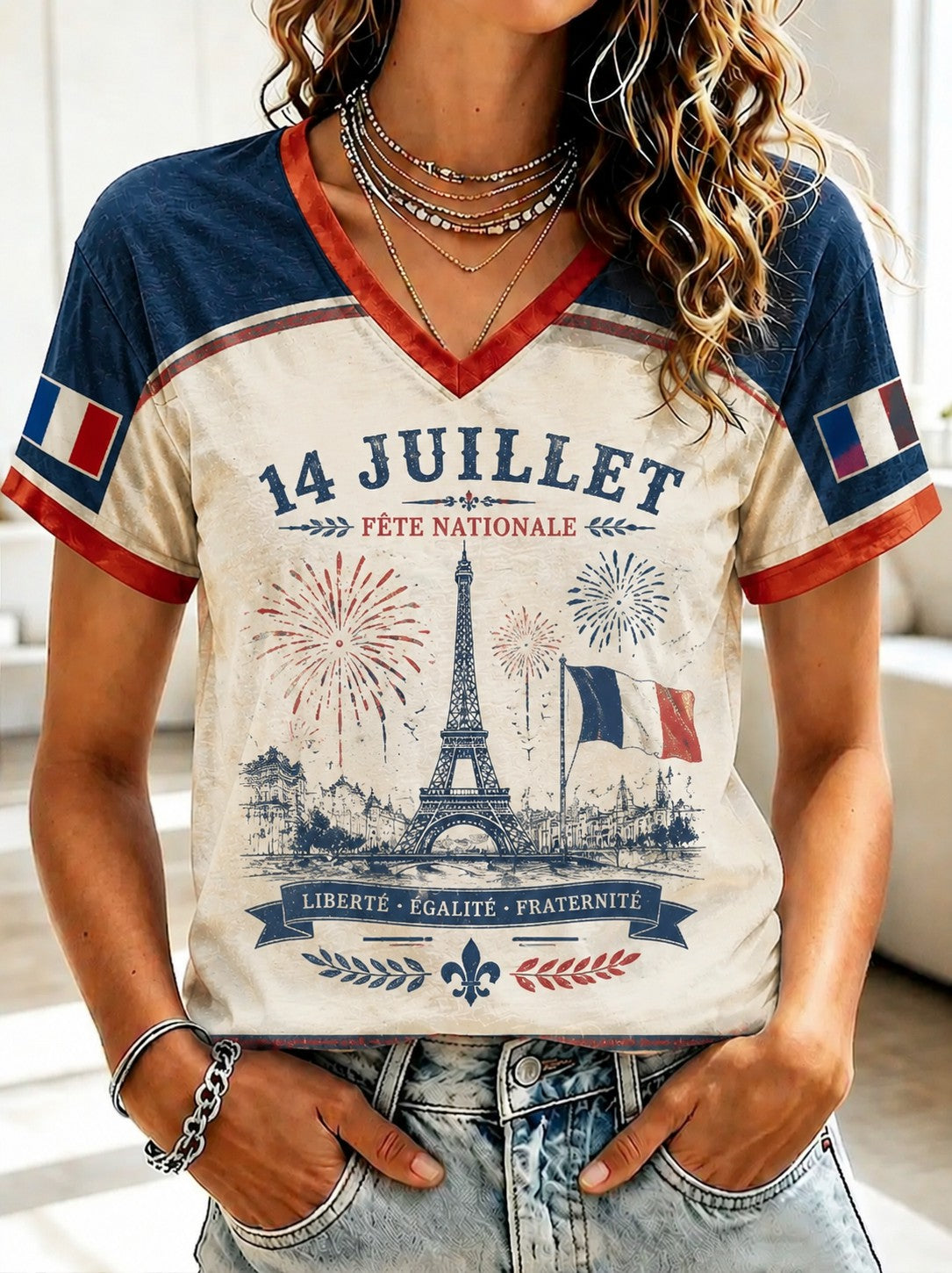 T-shirt col V imprimé France Le 14 Juillet Femme