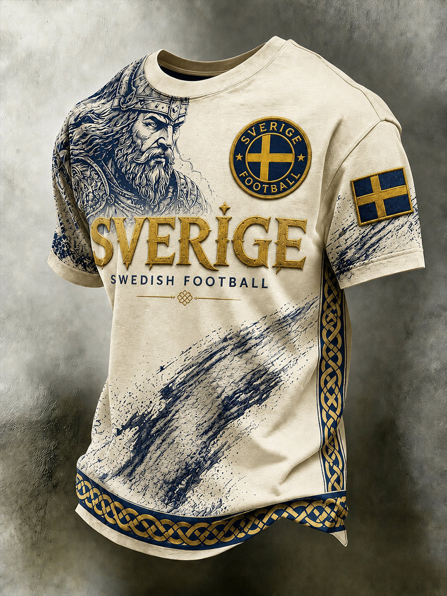 Retro svensk fotbollslandslagsflagga med emblem och t-shirt i vikingastil med korta ärmarna
