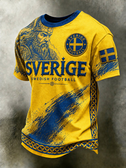 Retro svensk fotbollslandslagsflagga med emblem och t-shirt i vikingastil med korta ärmarna