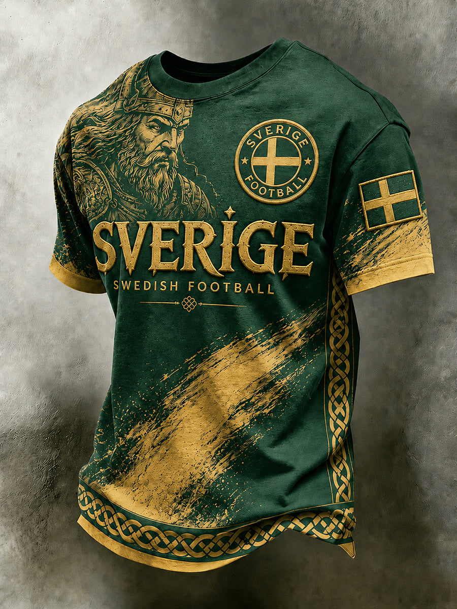 Retro svensk fotbollslandslagsflagga med emblem och t-shirt i vikingastil med korta ärmarna